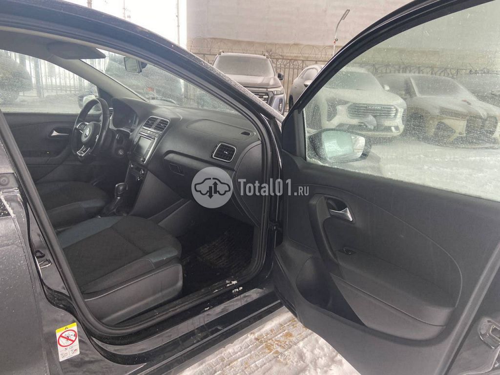 Фото Volkswagen Polo 18
