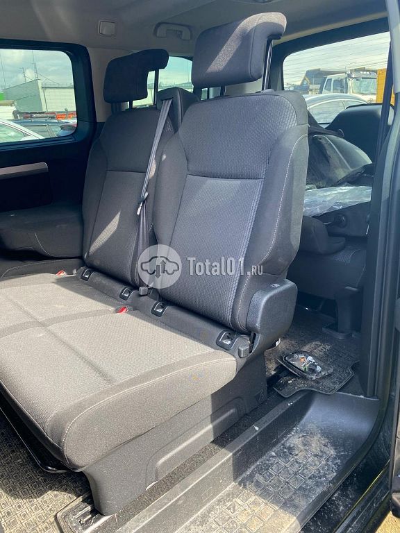 Фото Peugeot Traveller 12