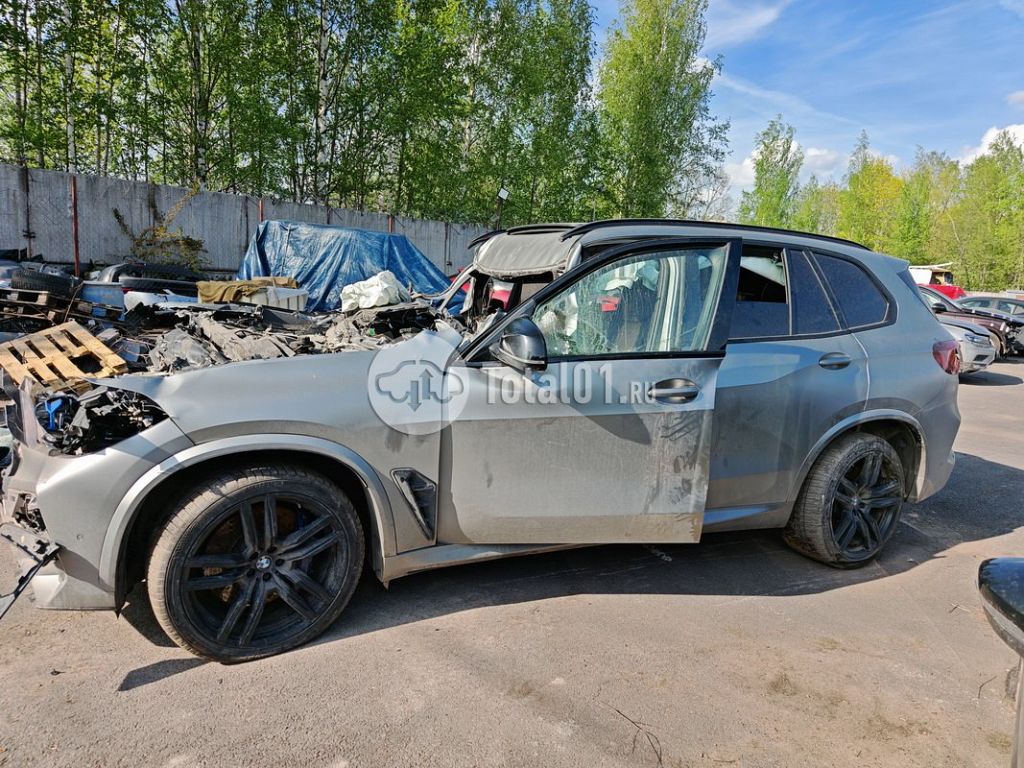 Фото BMW X5 M 140