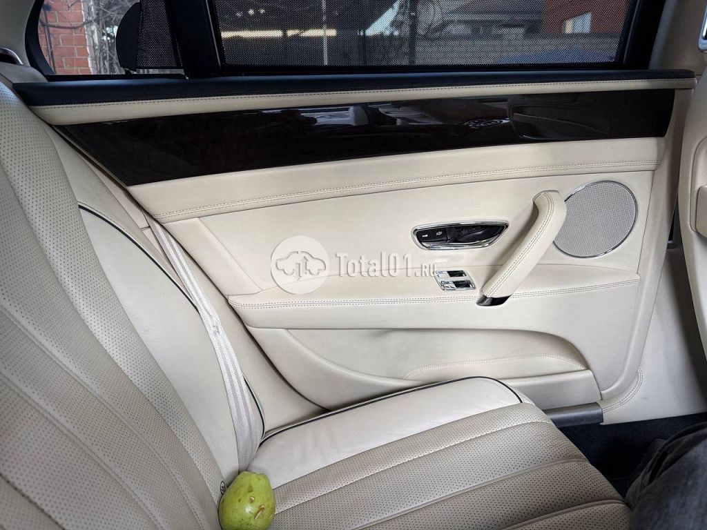 Фото Bentley Continental Flying Spur 24
