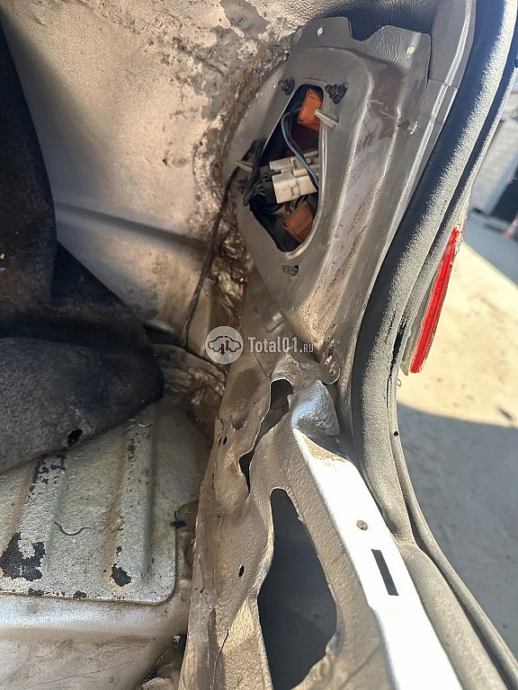 Фото Mitsubishi Carisma 28