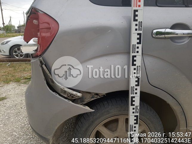 Фото Mazda Verisa 20