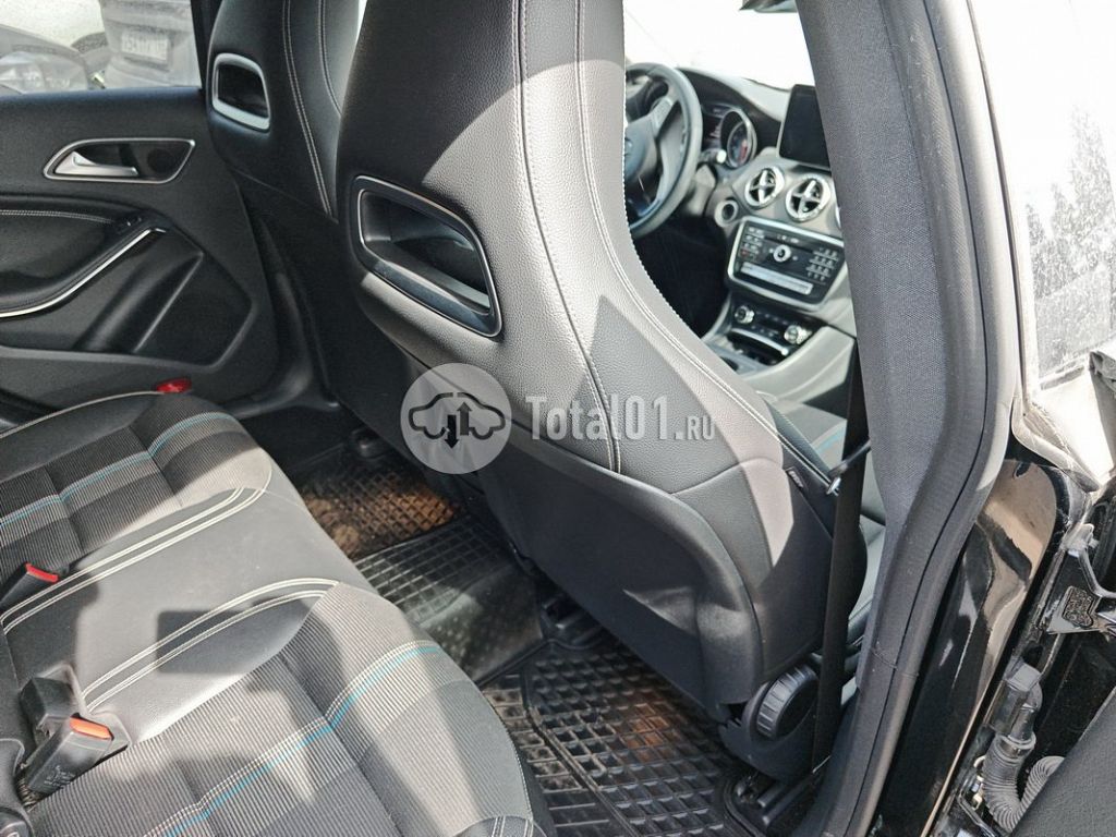 Фото Mercedes-Benz CLA-класс 142