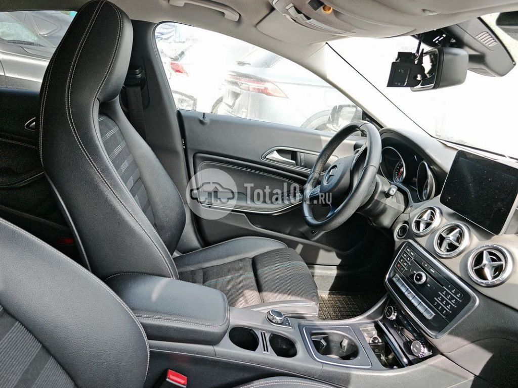 Фото Mercedes-Benz CLA-класс 152