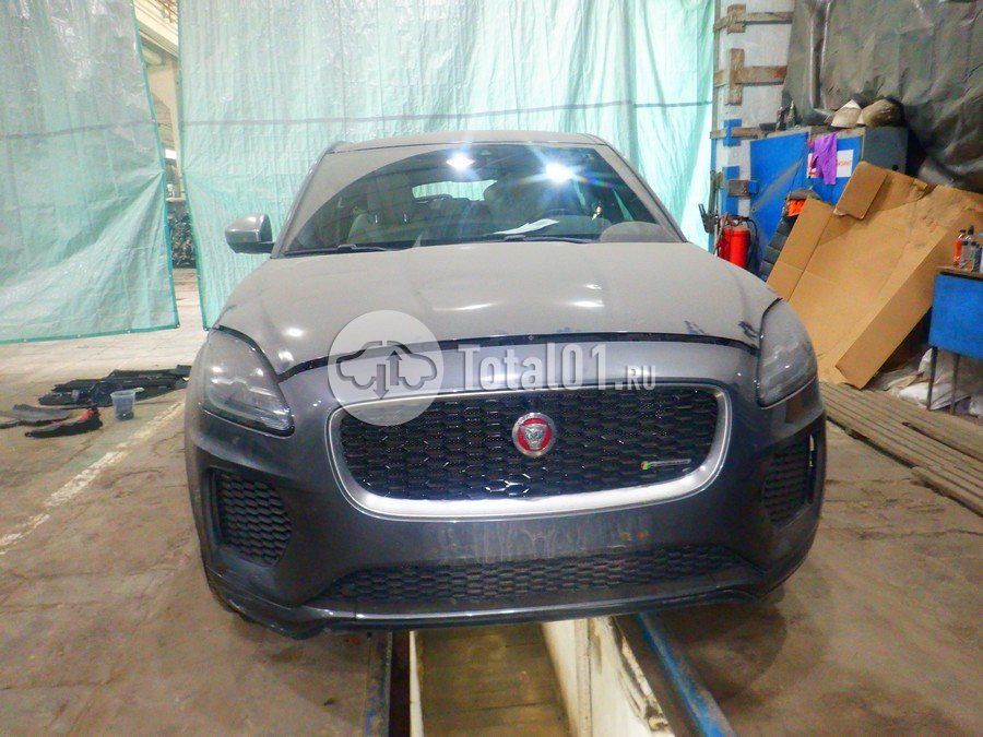 Фото Jaguar E-Pace 4