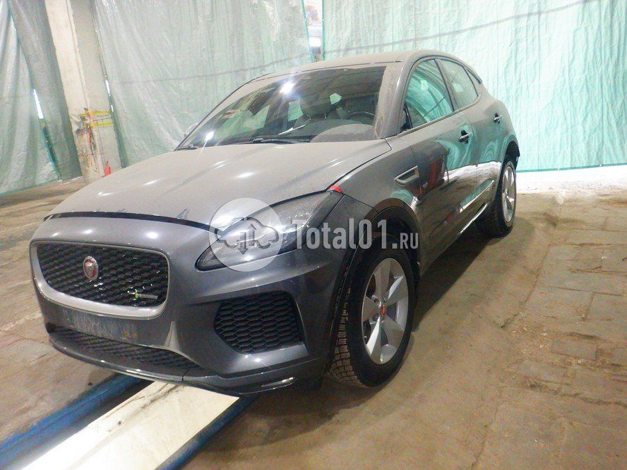 Фото Jaguar E-Pace 8