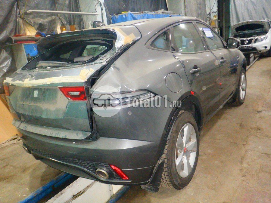 Фото Jaguar E-Pace 16