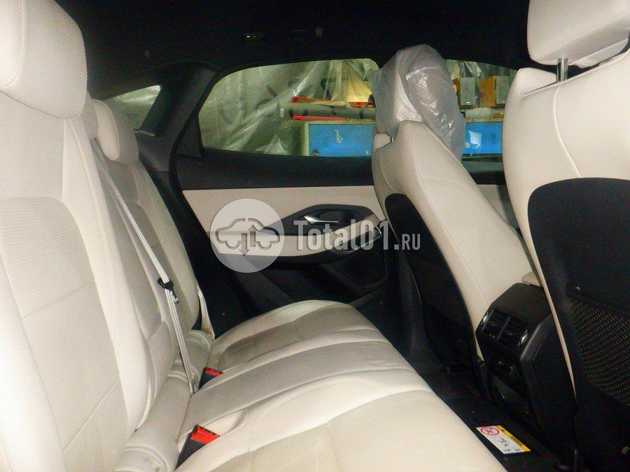 Фото Jaguar E-Pace 40