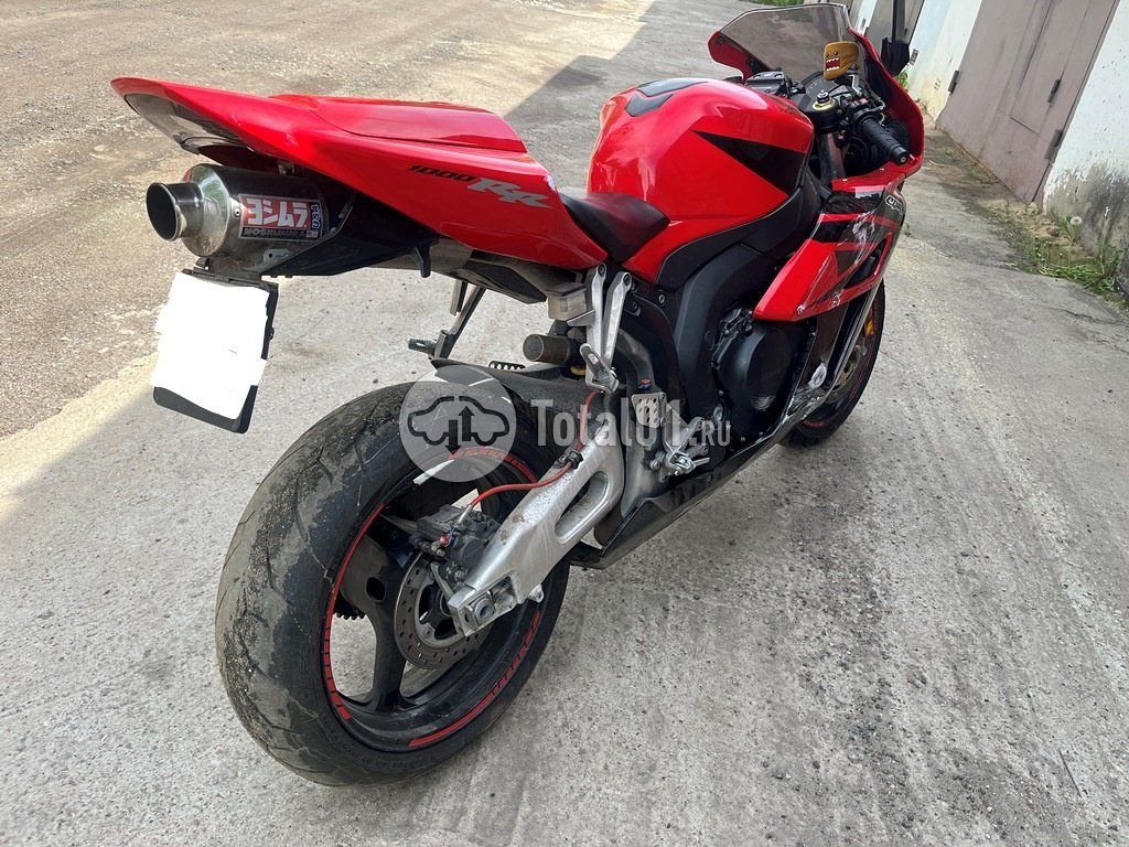 Фото Honda CBR1100XX 6