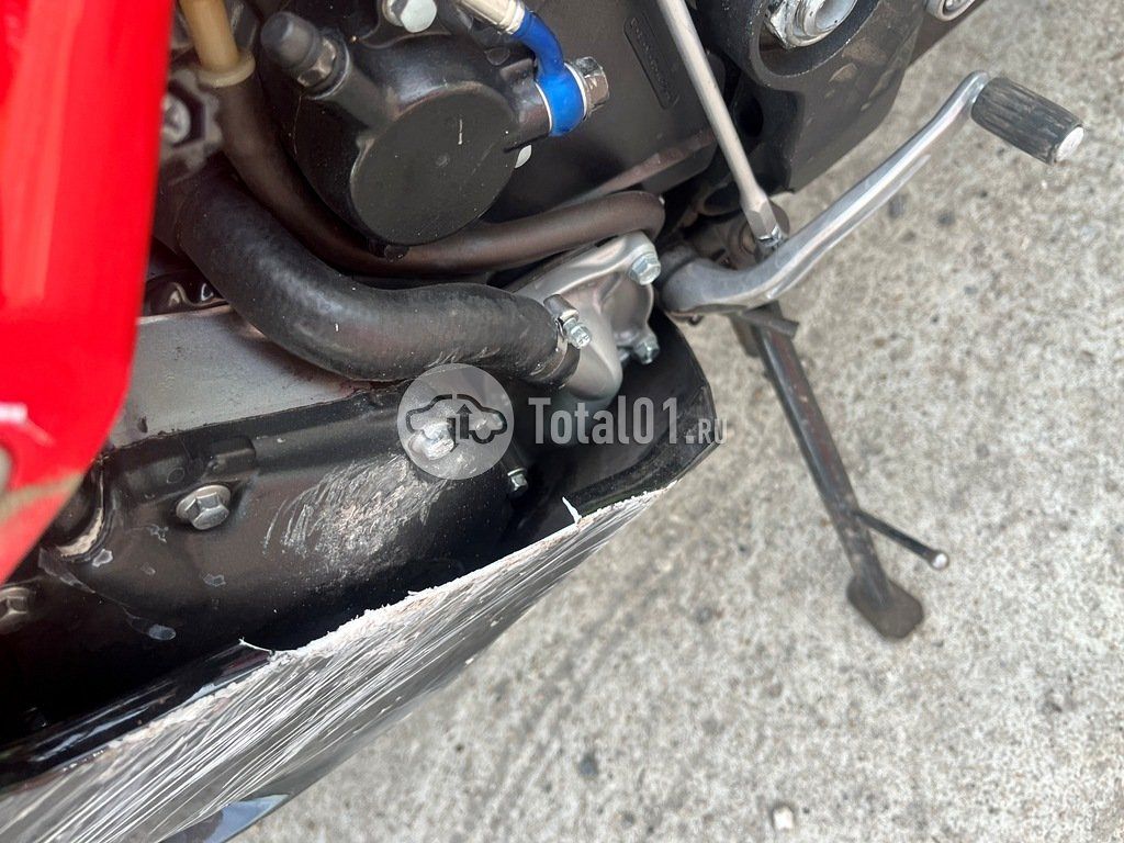 Фото Honda CBR1100XX 16