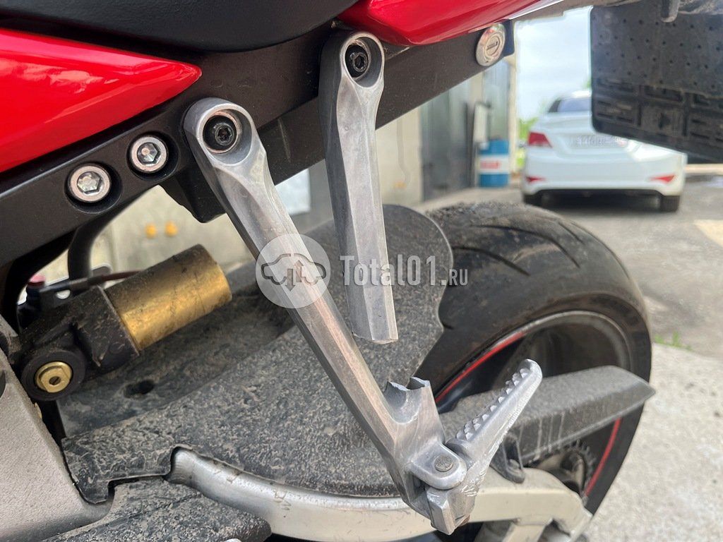 Фото Honda CBR1100XX 22