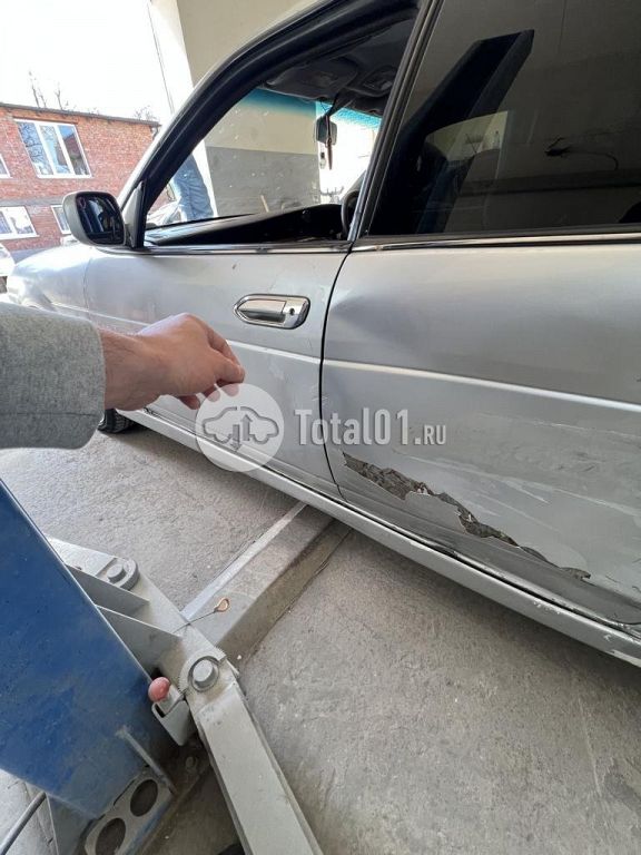 Фото Nissan Laurel 16