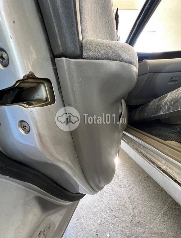 Фото Nissan Laurel 24