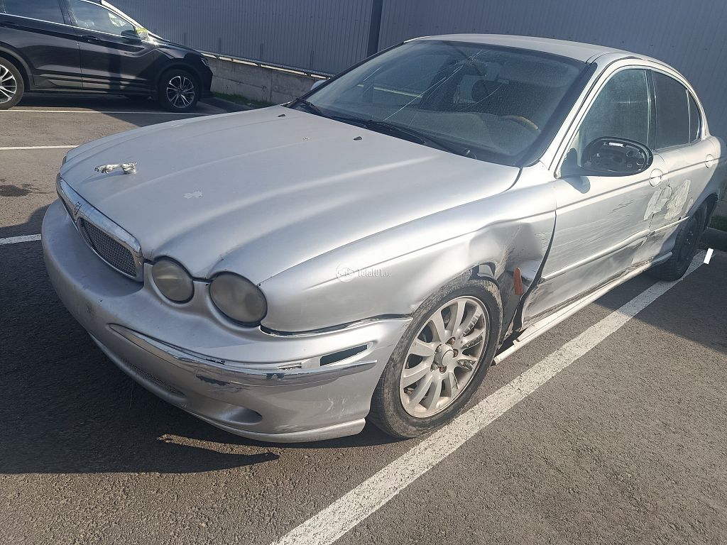Фото Jaguar X-type 4