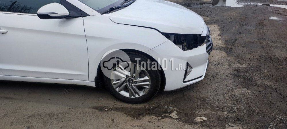 Фото Hyundai Elantra 6