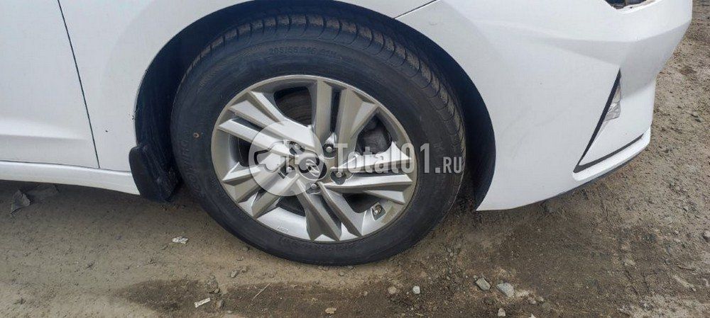Фото Hyundai Elantra 8