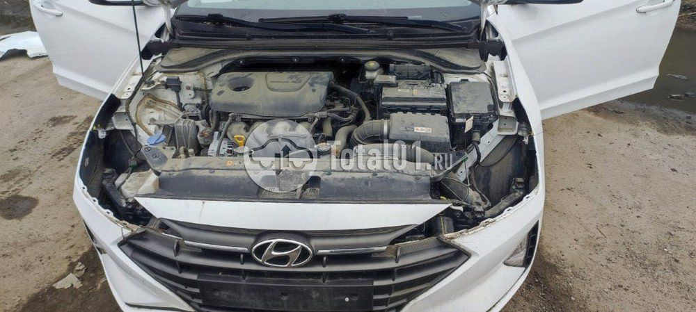 Фото Hyundai Elantra 26