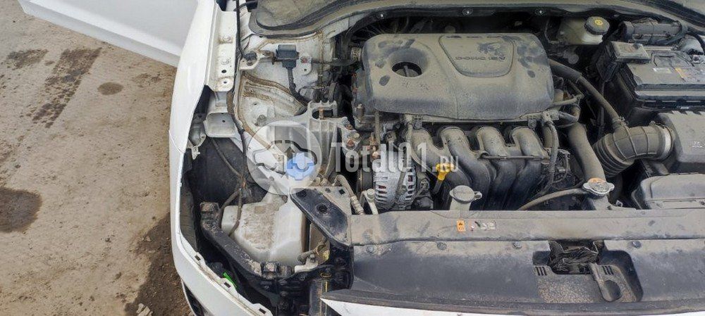 Фото Hyundai Elantra 28