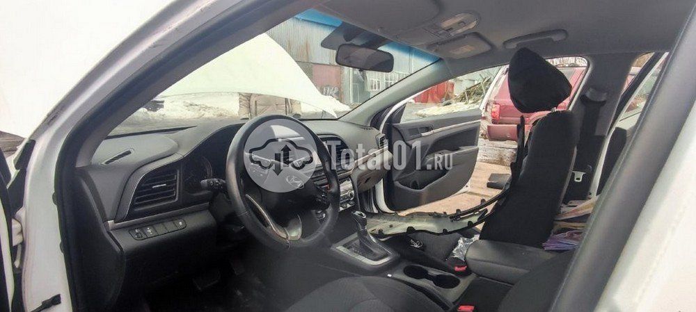 Фото Hyundai Elantra 32