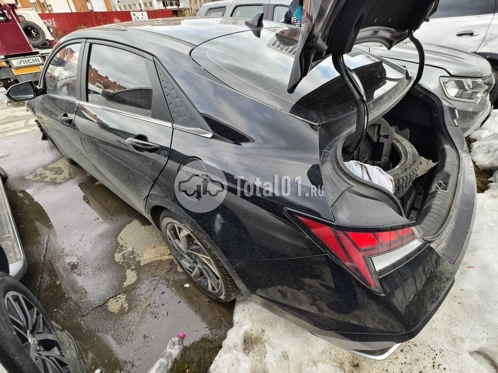 Фото Hyundai Elantra 18