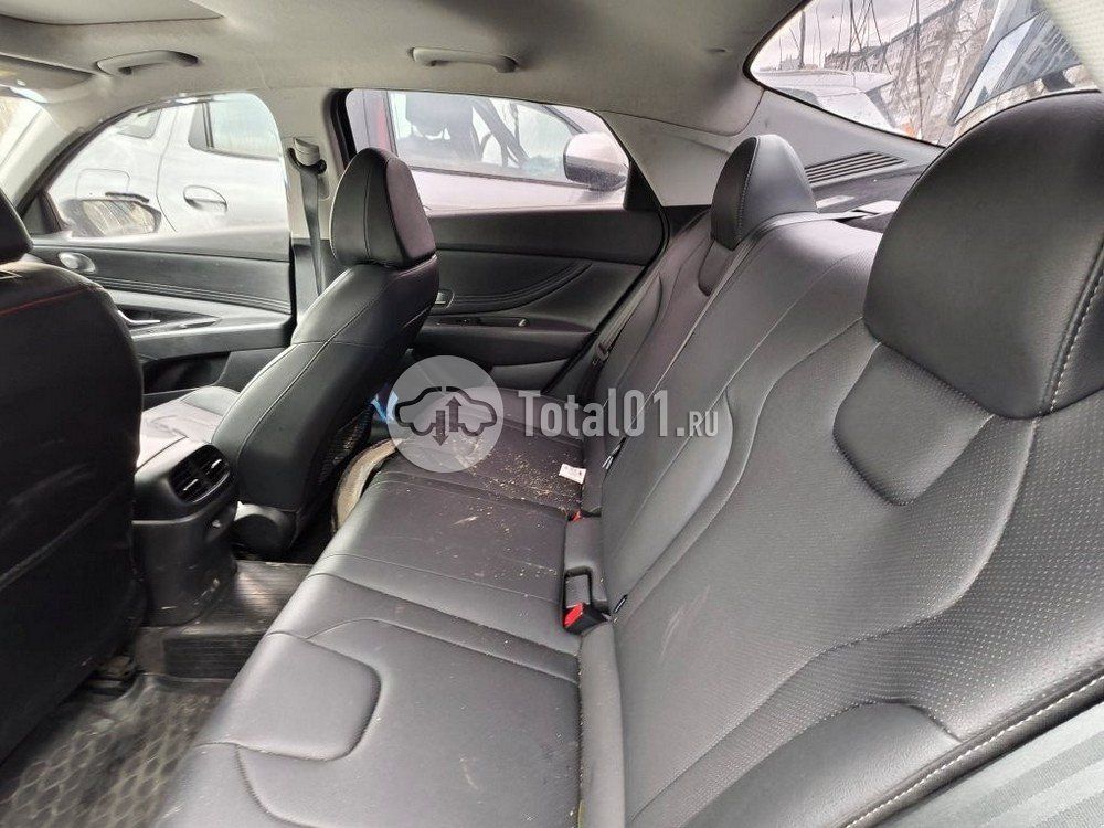 Фото Hyundai Elantra 44
