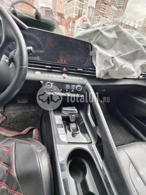 Фото Hyundai Elantra 56