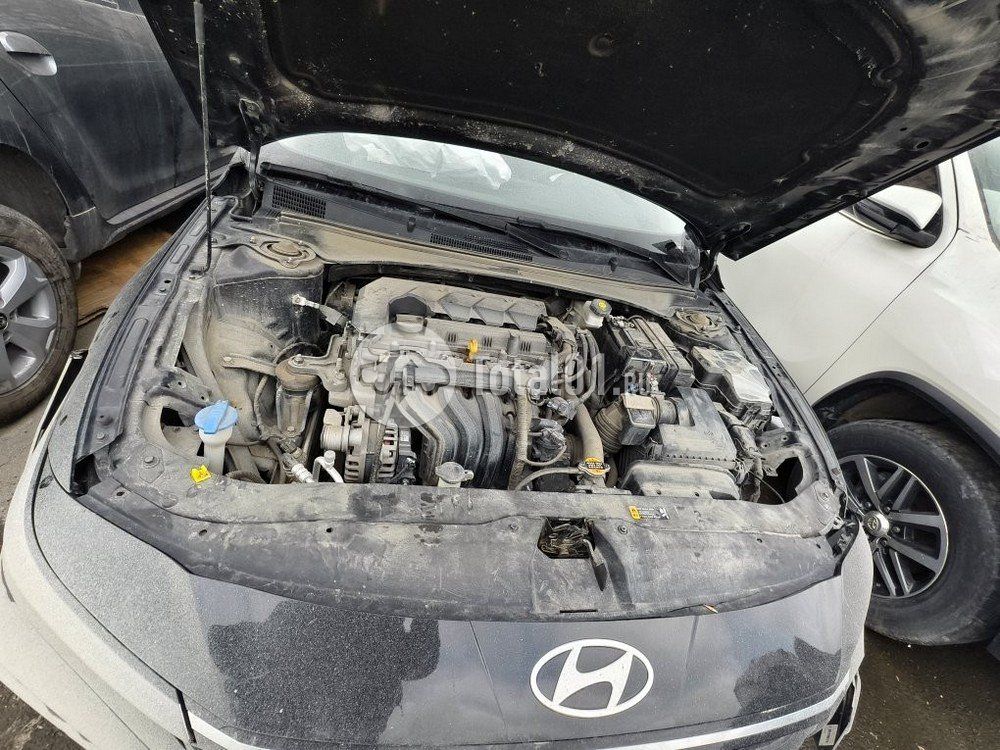 Фото Hyundai Elantra 76