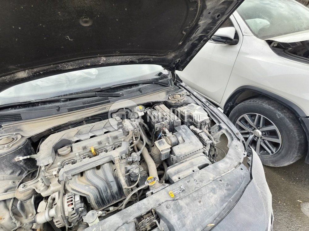 Фото Hyundai Elantra 100