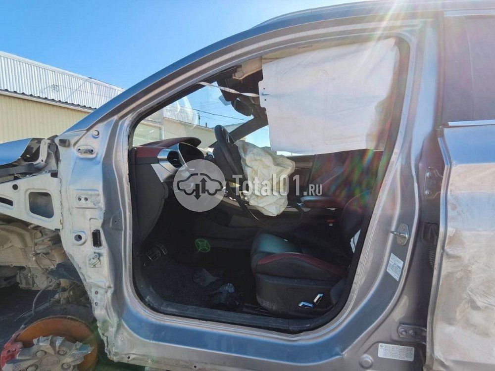 Фото Geely Coolray 32