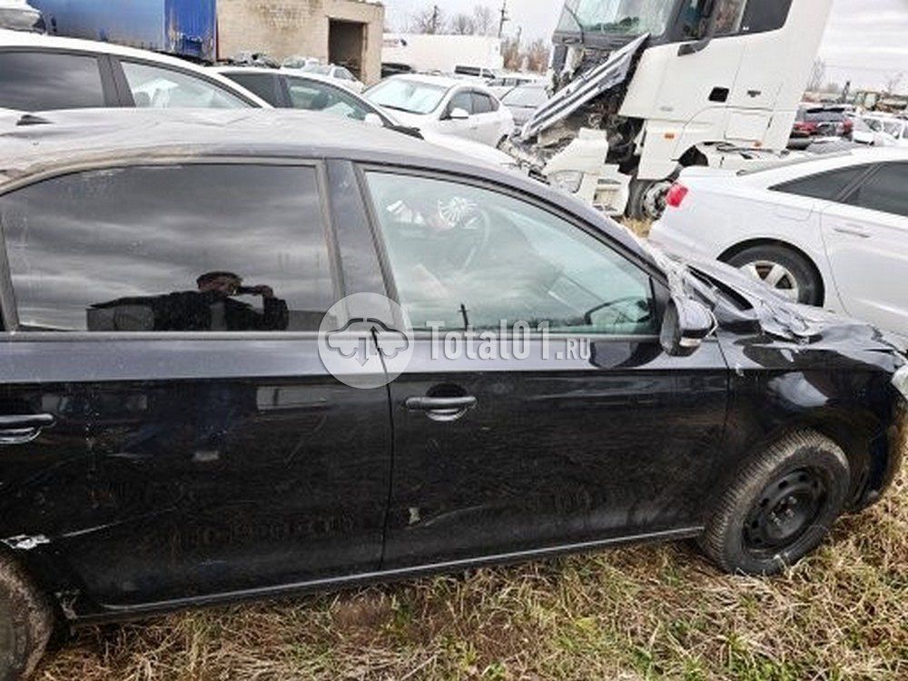 Фото Volkswagen Polo 28