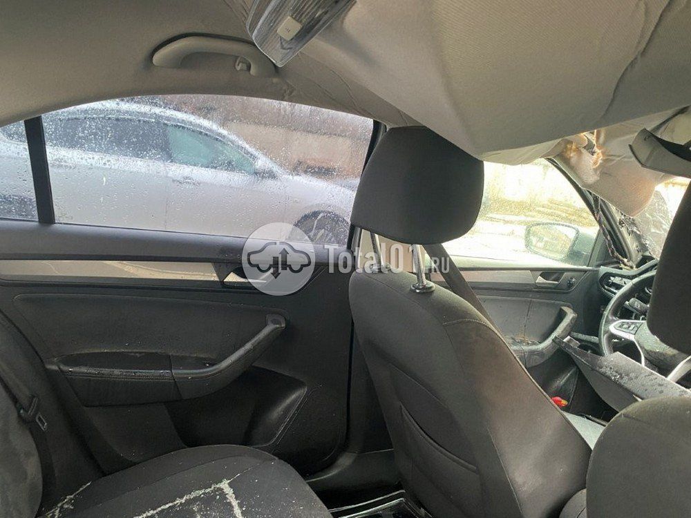 Фото Volkswagen Polo 80