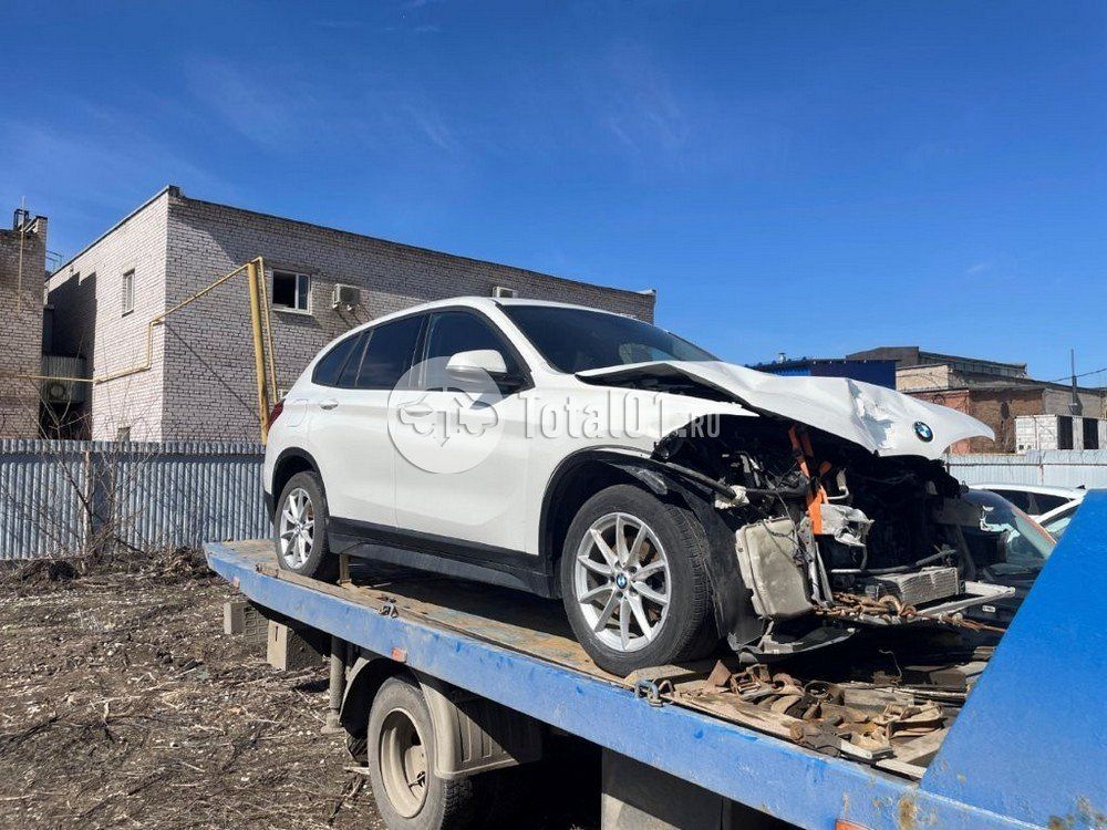 Фото BMW X1 12