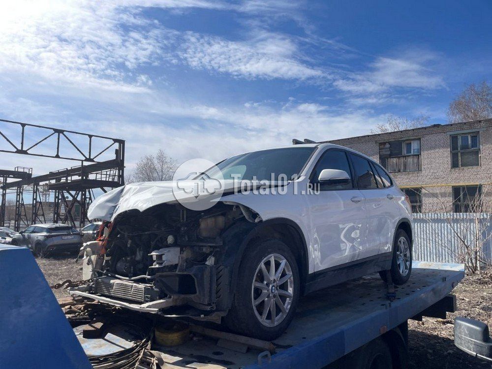 Фото BMW X1 16