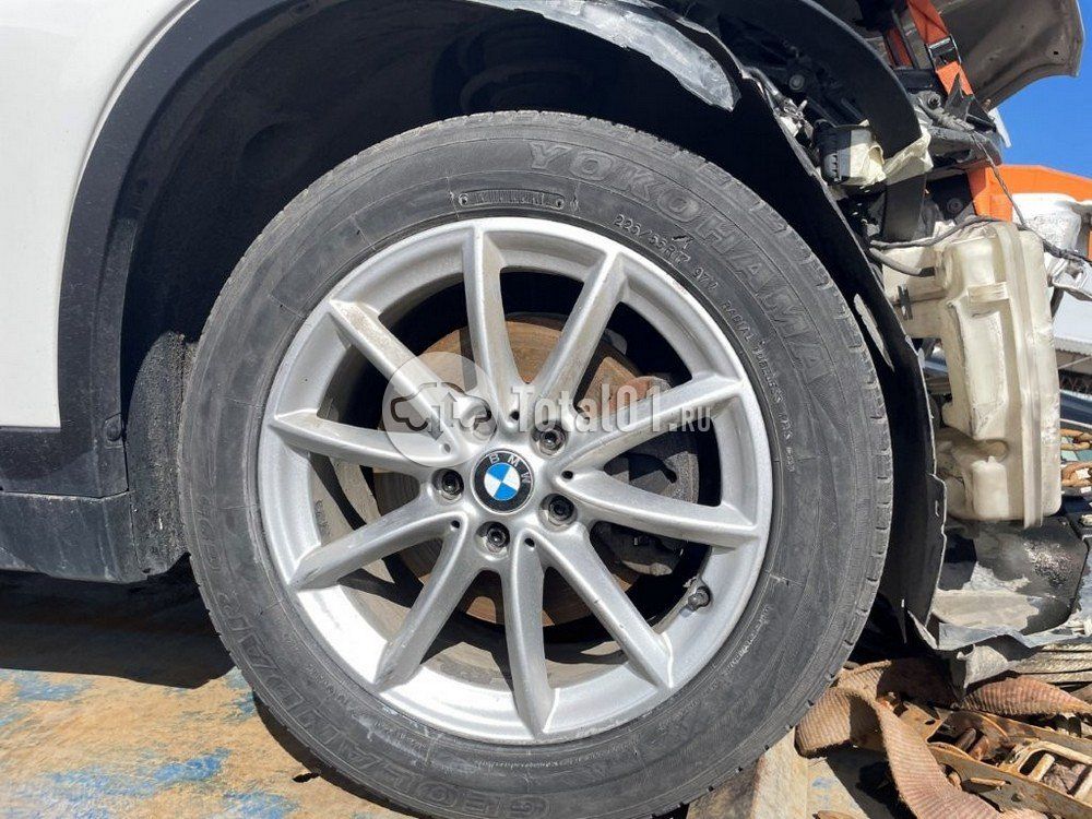 Фото BMW X1 30