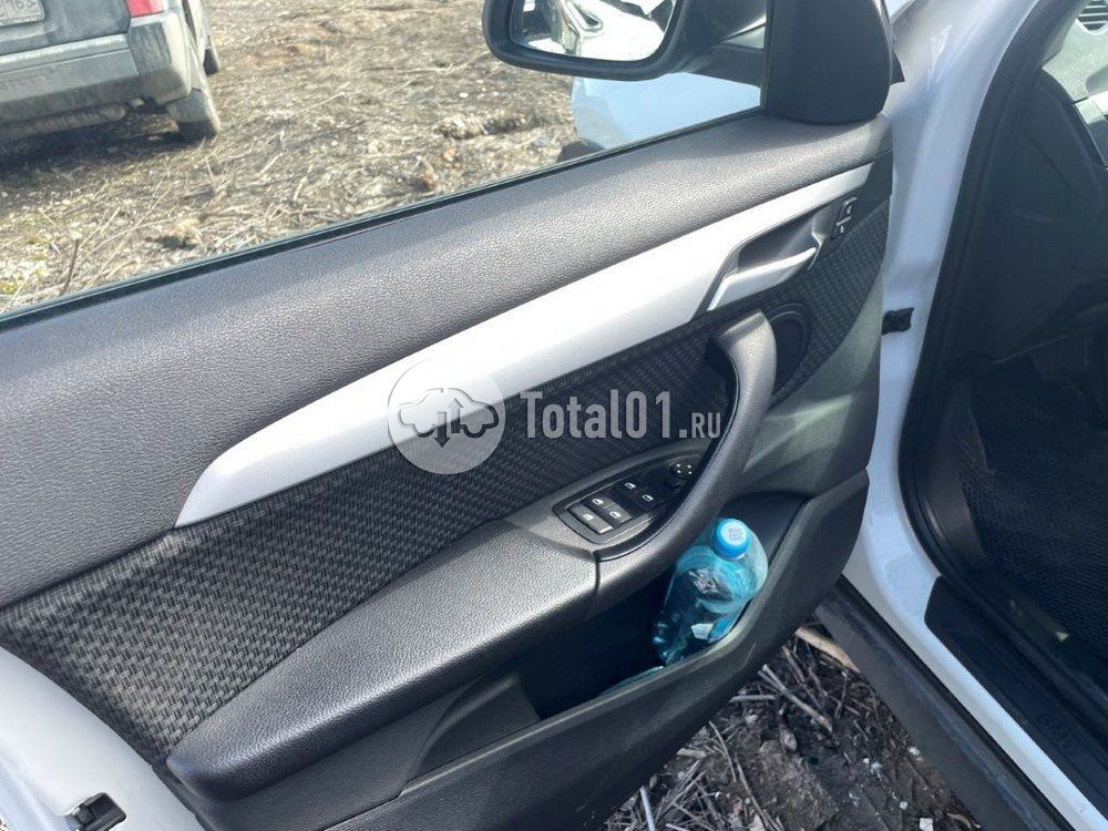 Фото BMW X1 90