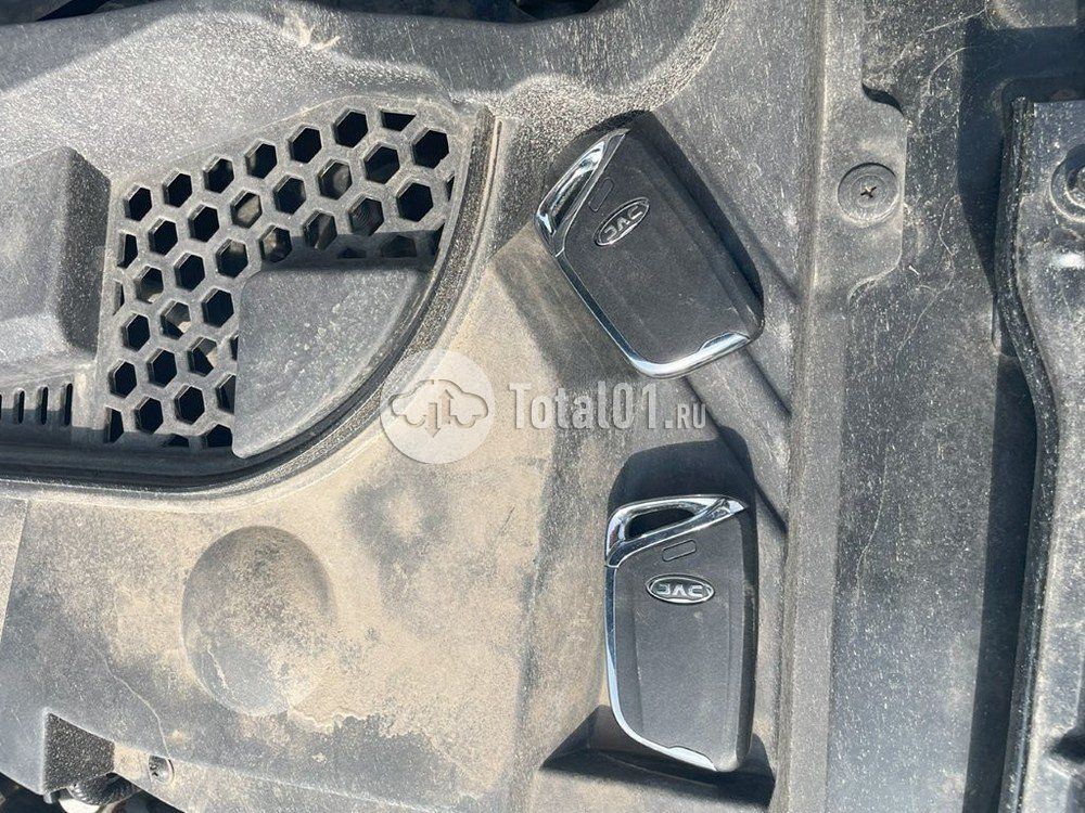 Фото JAC J7 86