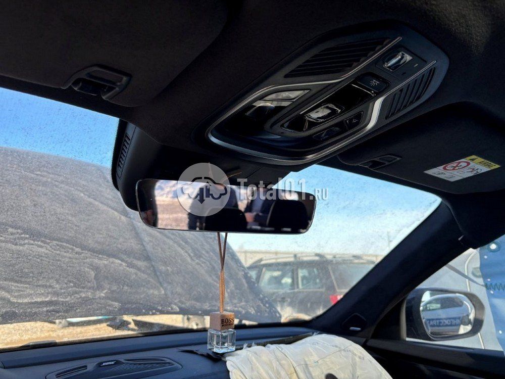 Фото Geely Monjaro 38