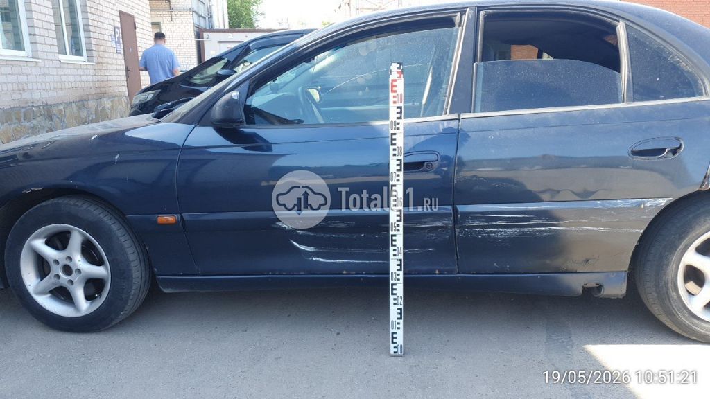 Фото Opel Omega 12