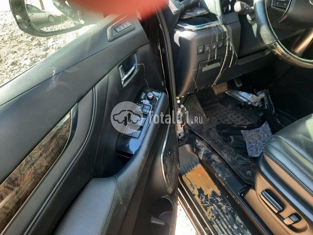 Фото Toyota Alphard 106