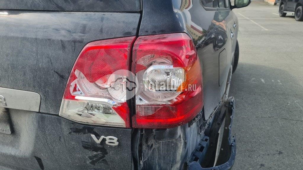 Фото Toyota Land Cruiser 26