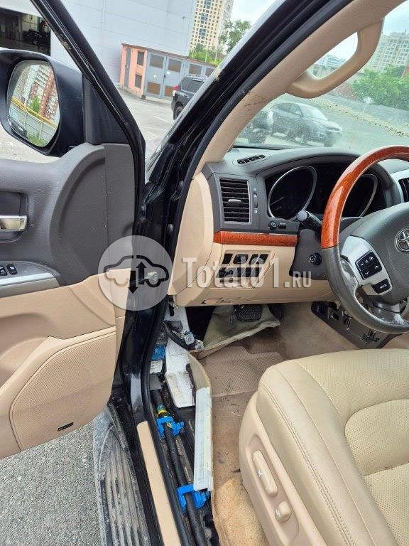 Фото Toyota Land Cruiser 252