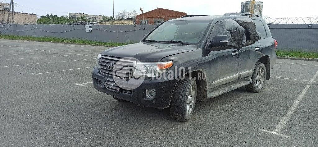Фото Toyota Land Cruiser 310