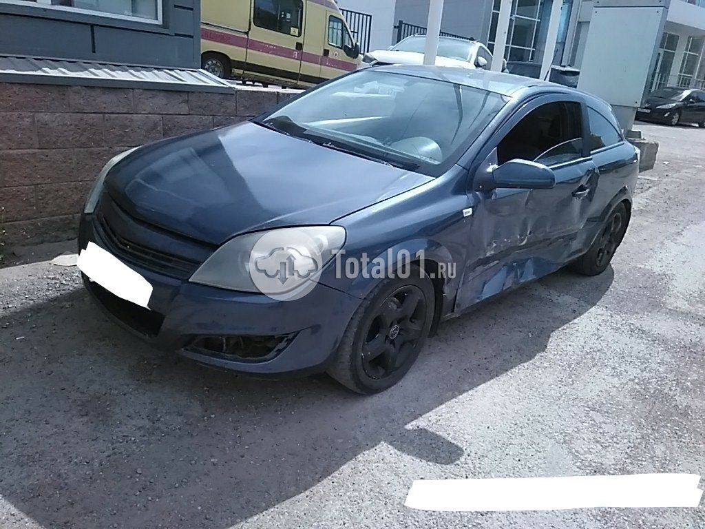 Фото Opel Astra GTC 4
