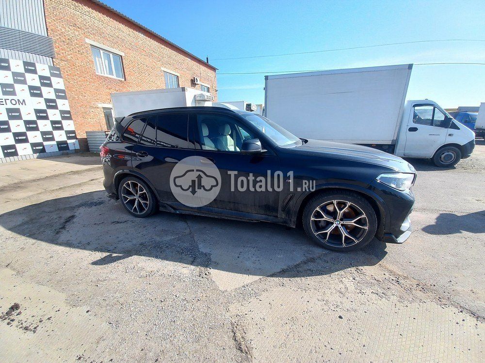 Фото BMW X5 8