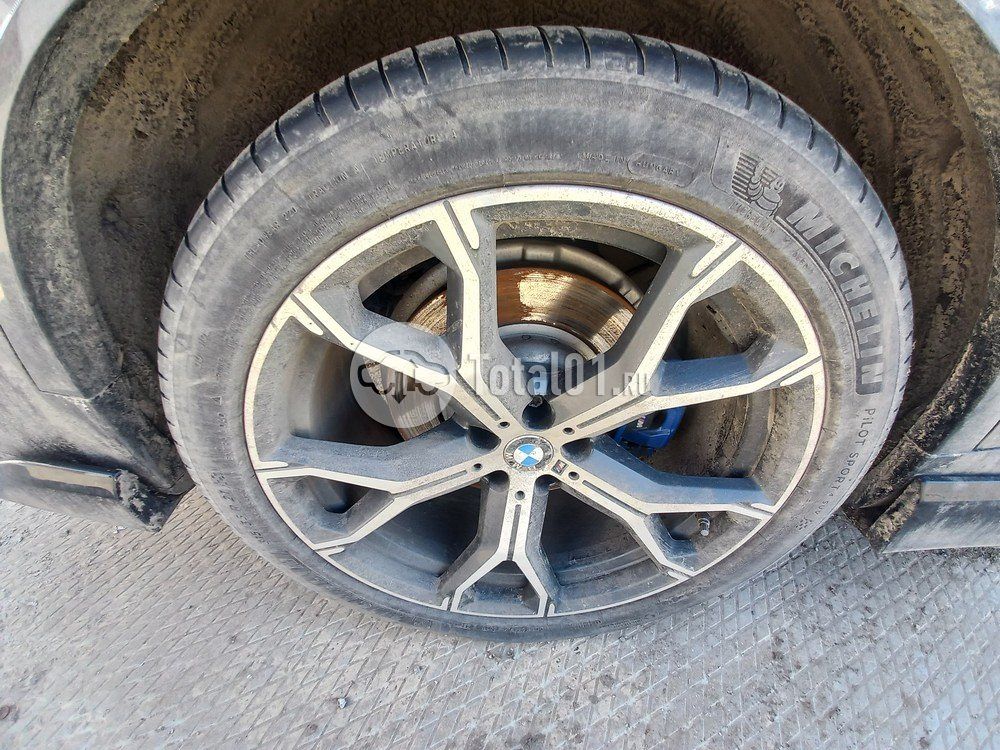 Фото BMW X5 40