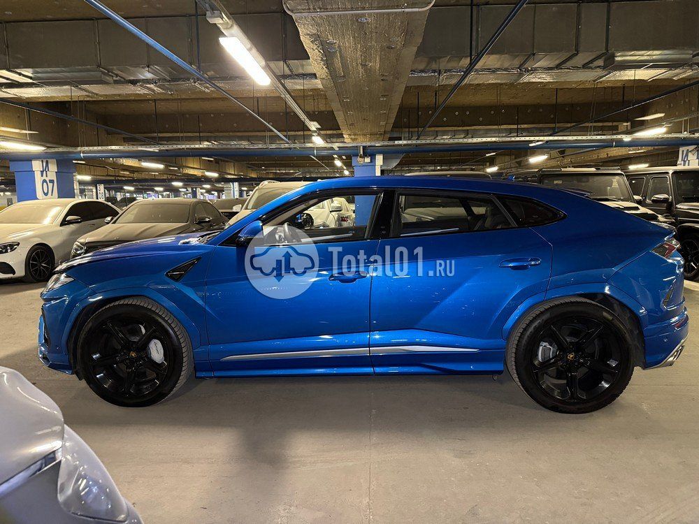 Фото Lamborghini Urus 8