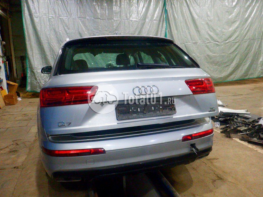 Фото Audi Q7 10