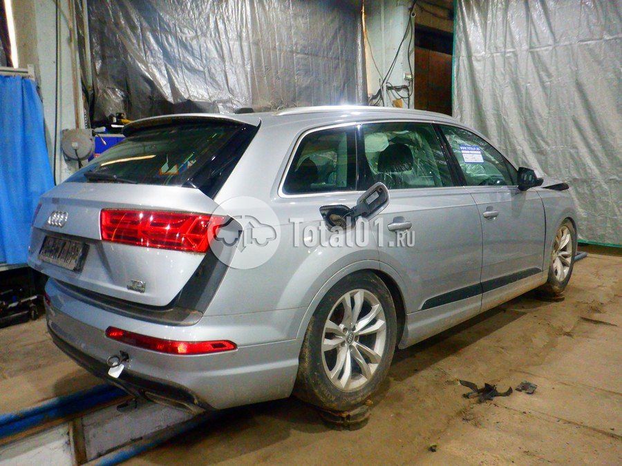 Фото Audi Q7 16