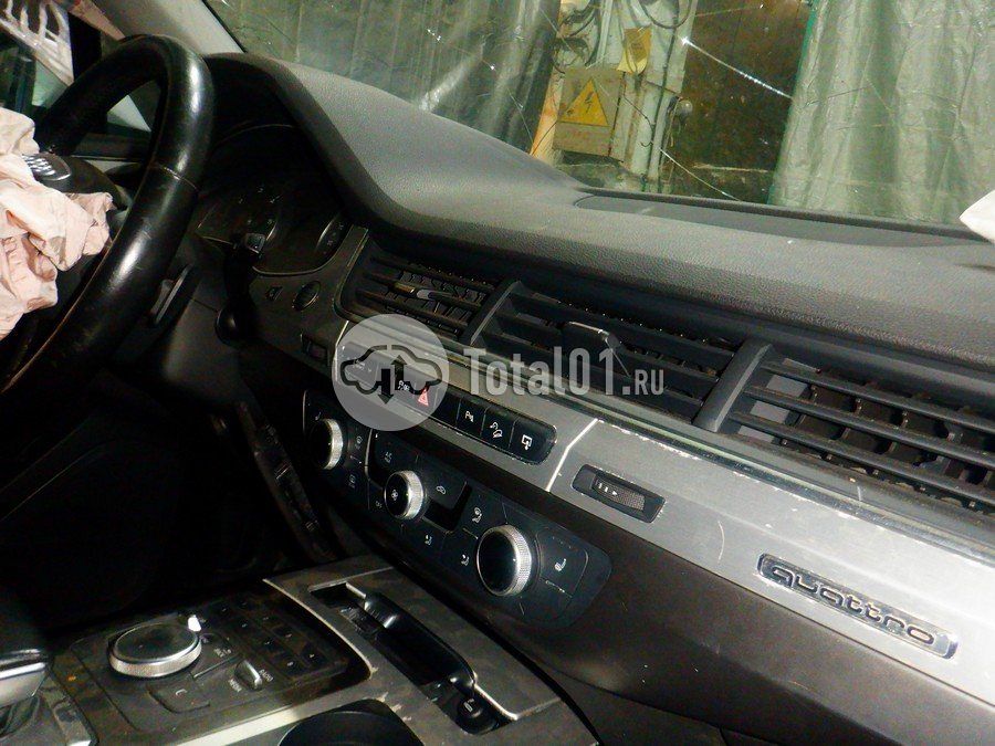 Фото Audi Q7 38