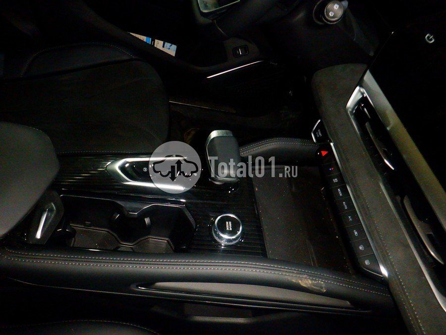 Фото Geely Monjaro 36